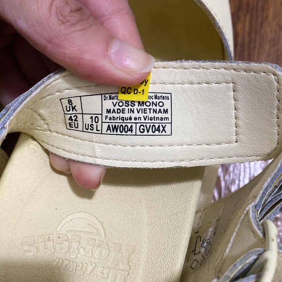 Size 10 VOSS WOMEN'S LEATHER STRAP SANDALS Dr Marten Pastel Yellow - Picture 7 of 7